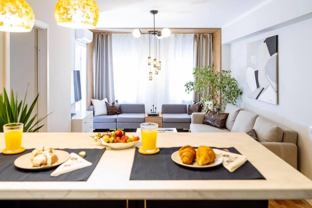 Stunning Views 2Br Intercontinental Flat Apartment Bukares Bagian luar foto