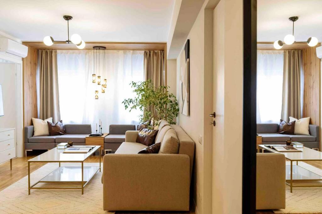 Stunning Views 2Br Intercontinental Flat Apartment Bukares Bagian luar foto