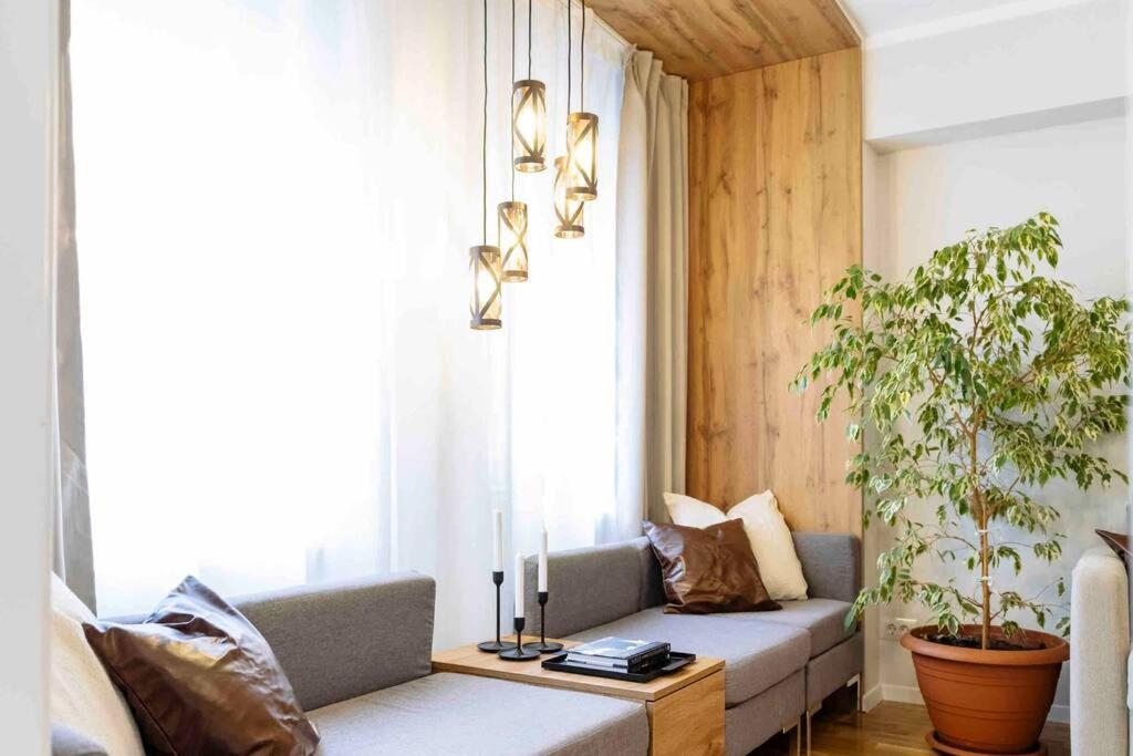 Stunning Views 2Br Intercontinental Flat Apartment Bukares Bagian luar foto