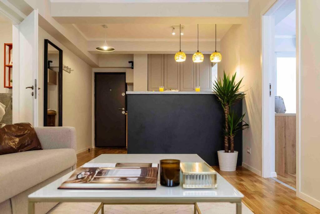 Stunning Views 2Br Intercontinental Flat Apartment Bukares Bagian luar foto
