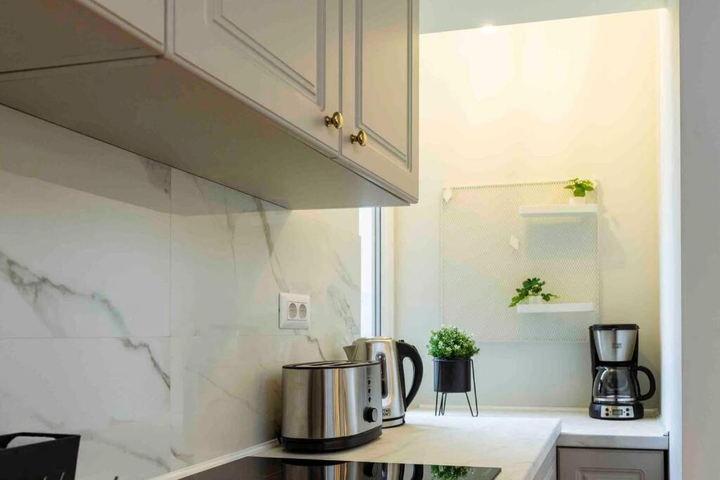 Stunning Views 2Br Intercontinental Flat Apartment Bukares Bagian luar foto