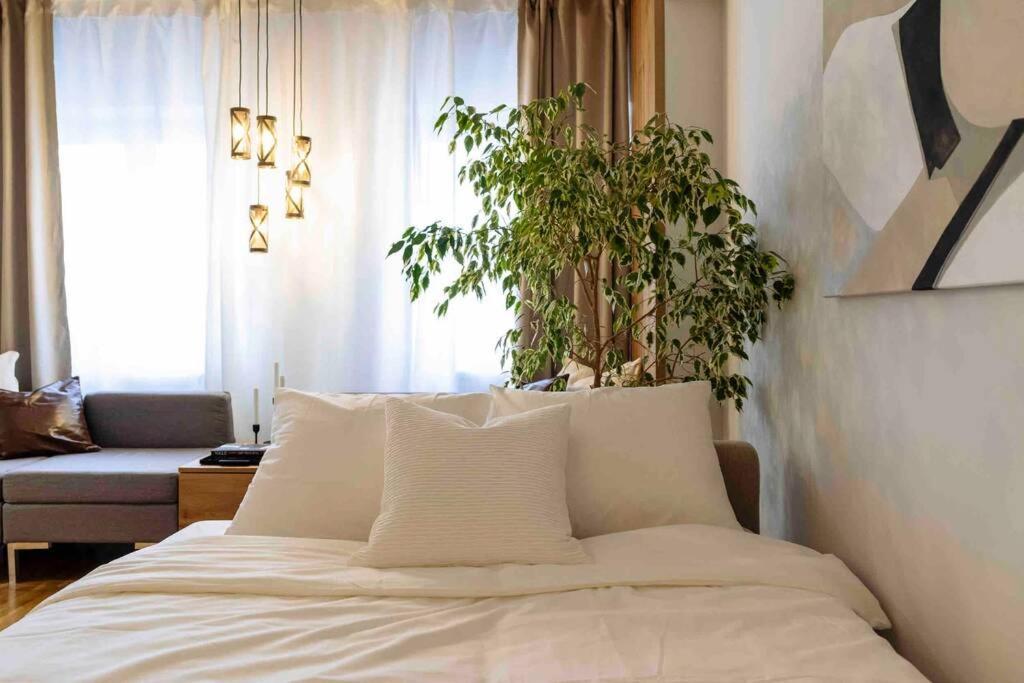 Stunning Views 2Br Intercontinental Flat Apartment Bukares Bagian luar foto