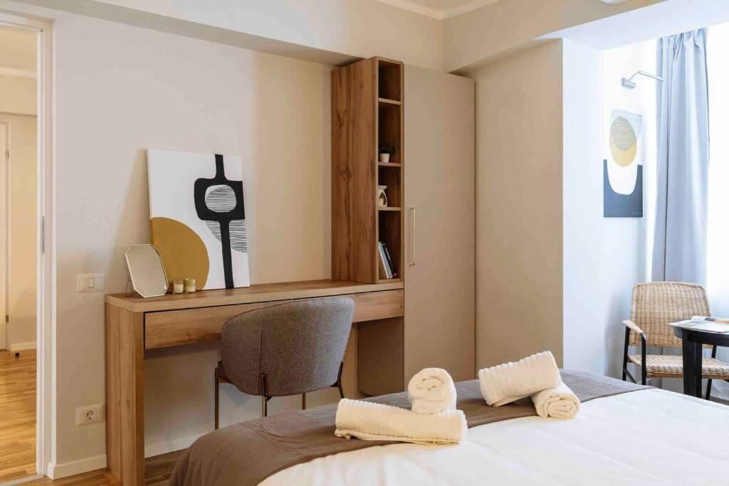 Stunning Views 2Br Intercontinental Flat Apartment Bukares Bagian luar foto