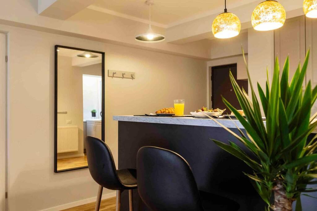 Stunning Views 2Br Intercontinental Flat Apartment Bukares Bagian luar foto